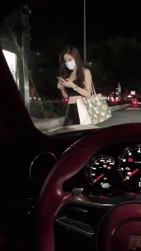 这就是我不买豪车的原因，我要锻炼我的自制力